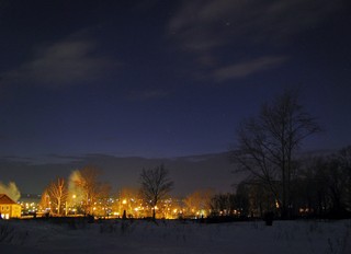 Вид в сторону пруда.Комета C/2011 L4 (PANSTARRS). 22.03.2013. (Eugene Sky)