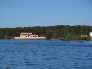 Домик на насыпном грунте (Дмитрий Зонов)