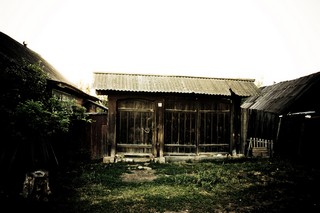 Old wooden gate (Pavel Alexeev)