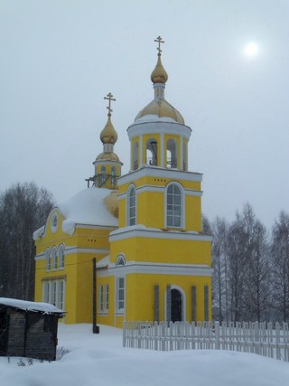 Церковь на берегу, март 2012 (Дмитрий Зонов)